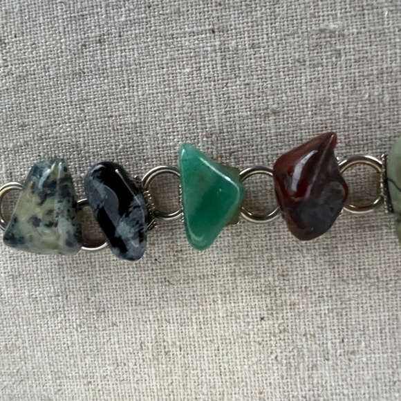 1970’s vintage gold tone panel link bracelet with mixed gemstones - Picture 5 of 13